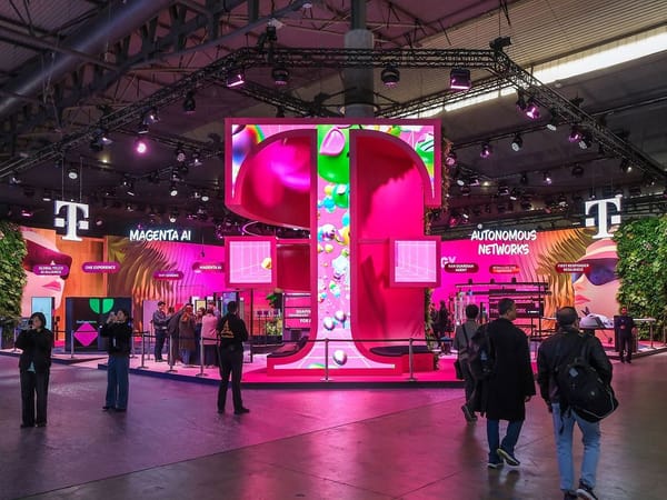 Deutsche Telekom stellt KI-Phone auf dem MWC 2025 vor